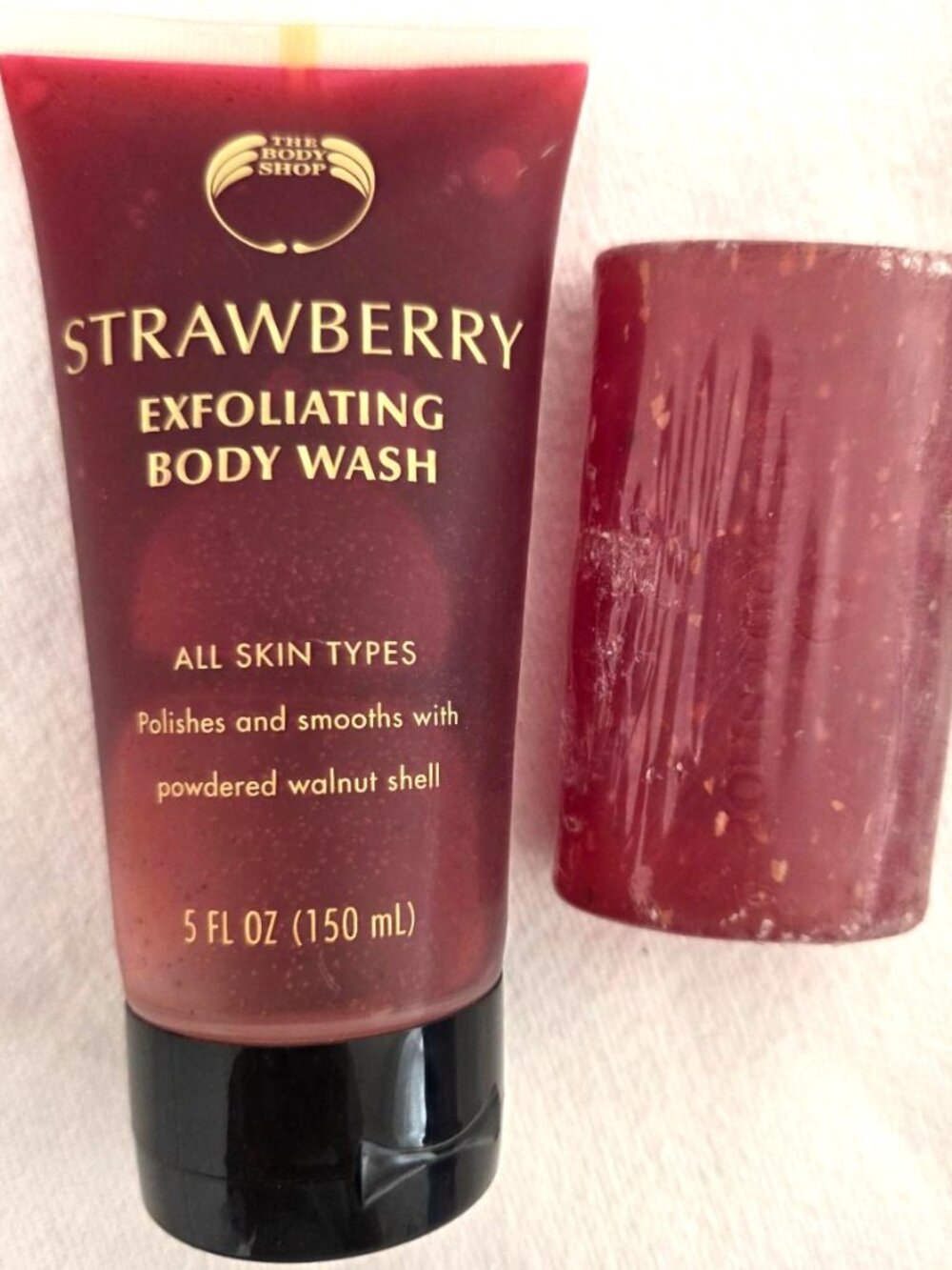 The Body Shop Vintage New STRAWBERRY Exfoliating Body Wash Bar Soap Bath Shower